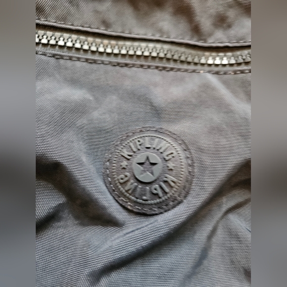 Kipling Gabbie S Crossbody Dark Blue Navy Zippered Medium Size EUC - Picture 2 of 9